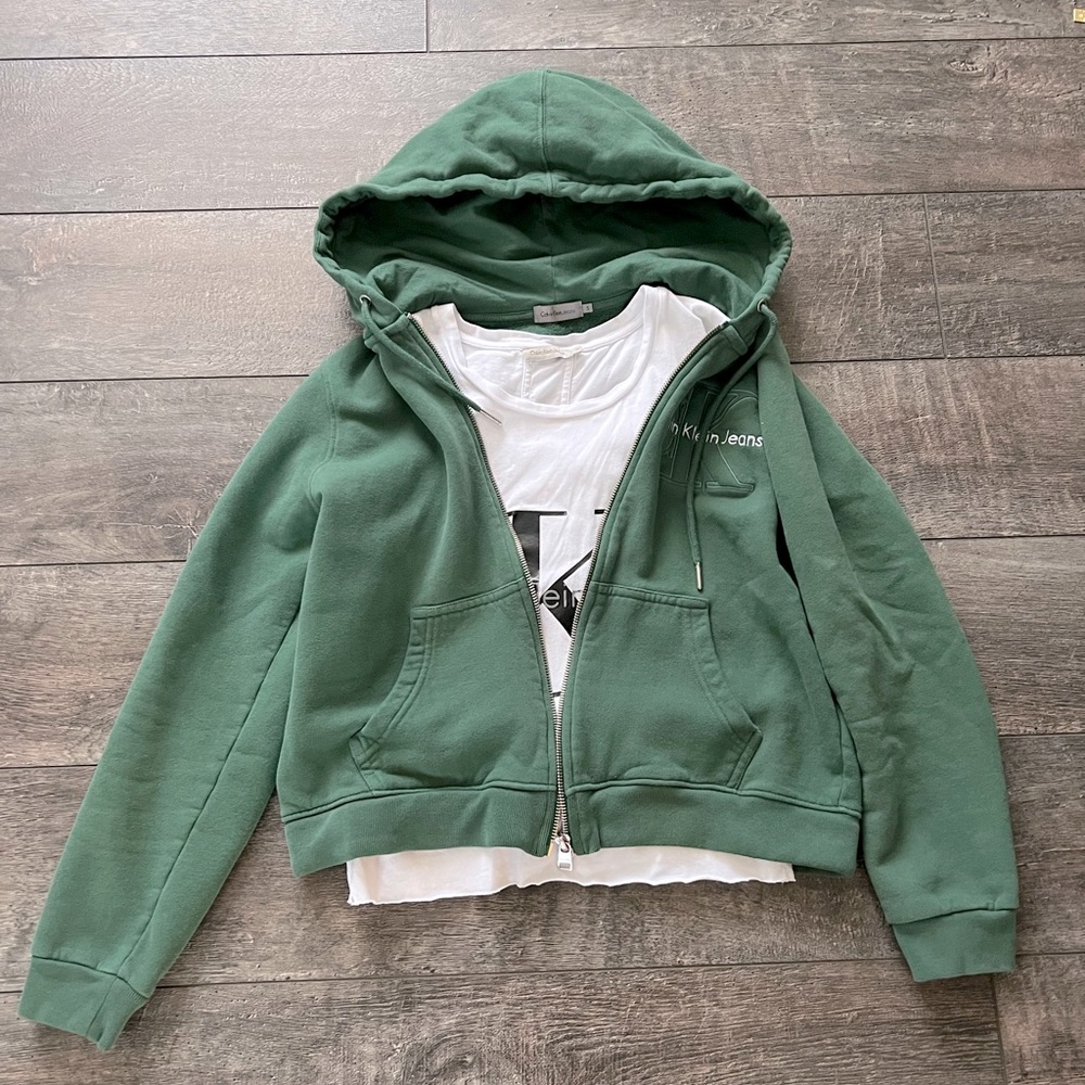 Bundle 2 ck hoodie and top